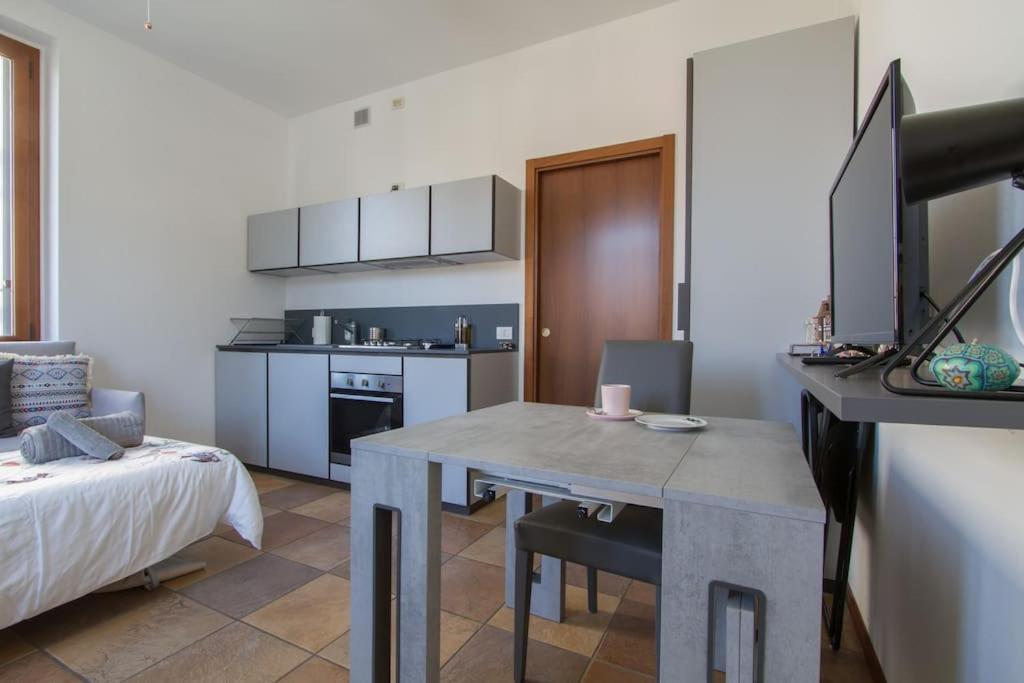 Fabulous Studio In Monza 15 Km To Milan City Centre Bagian luar foto