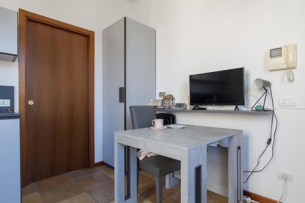 Fabulous Studio In Monza 15 Km To Milan City Centre Bagian luar foto